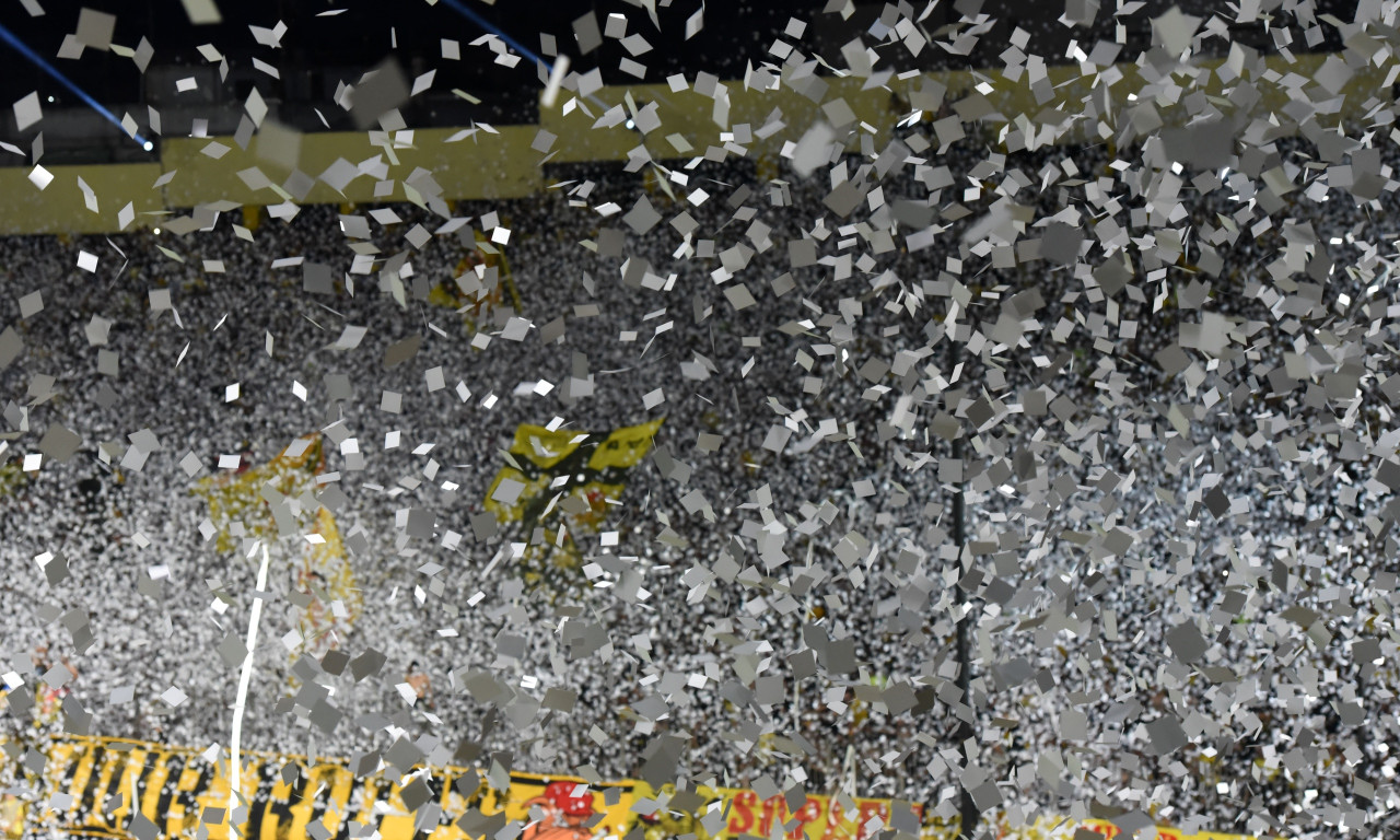 Η εντυπωσιακή ατμόσφαιρα των φίλων του Άρη με την ΑΕ Λεμεσού (video)