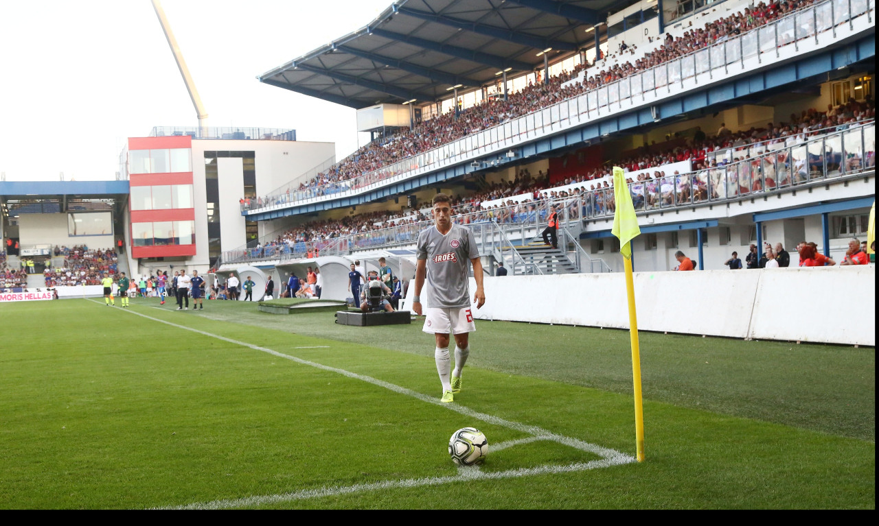 Με κόσμο στο Φάληρο η Βικτόρια Πλζεν