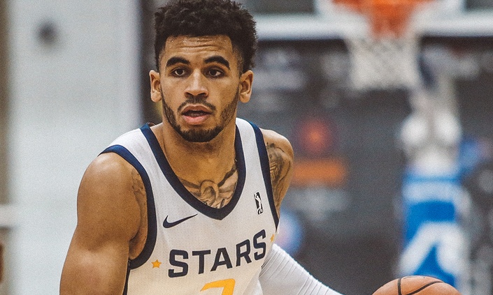 Στους Πέισερς ο Μήτρου-Λονγκ