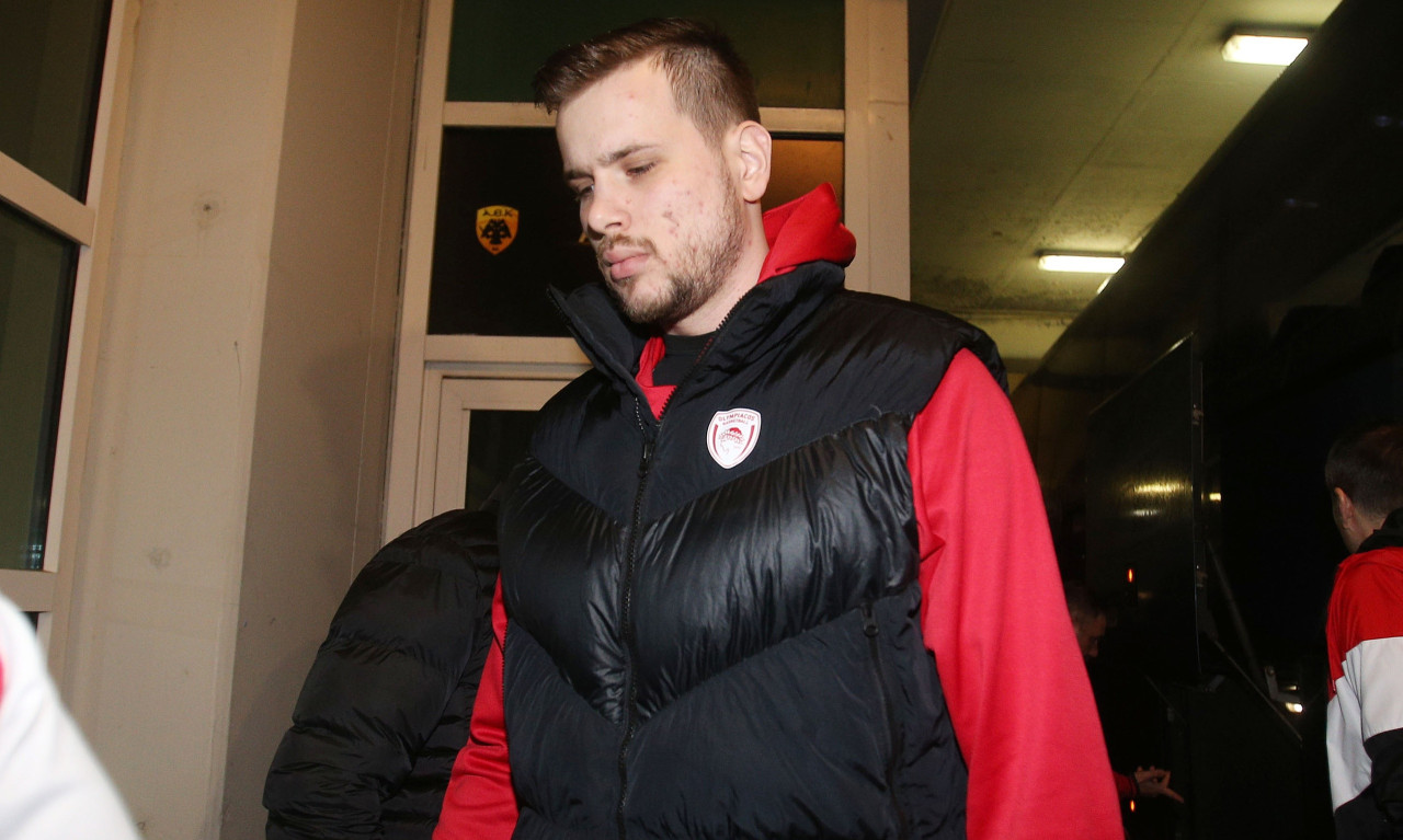 Αγραβάνης: «Δεν με ήθελε ο Μπλατ... Χάλασαν τα αποδυτήρια με το ηχητικό»