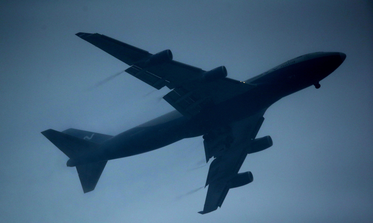 Άγριος καυγάς πρώην προπονητή της Super League! Τον κατέβασαν από το αεροπλάνο (video)