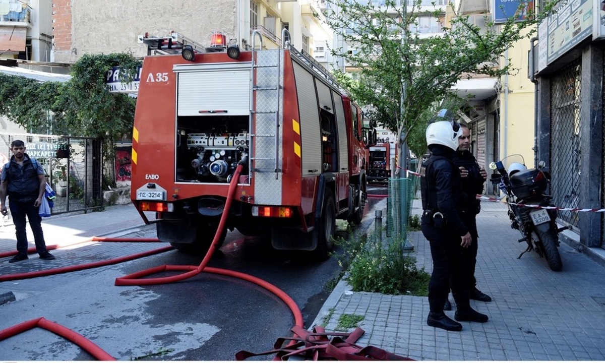 Φωτιά ΤΩΡΑ: Μεγάλη πυρκαγιά στον Πειραιά - Διακοπή κυκλοφορίας