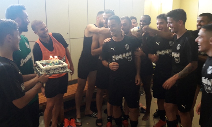 ΟΦΗ: Τούρτα-έκπληξη στον Κοροβέση (video)