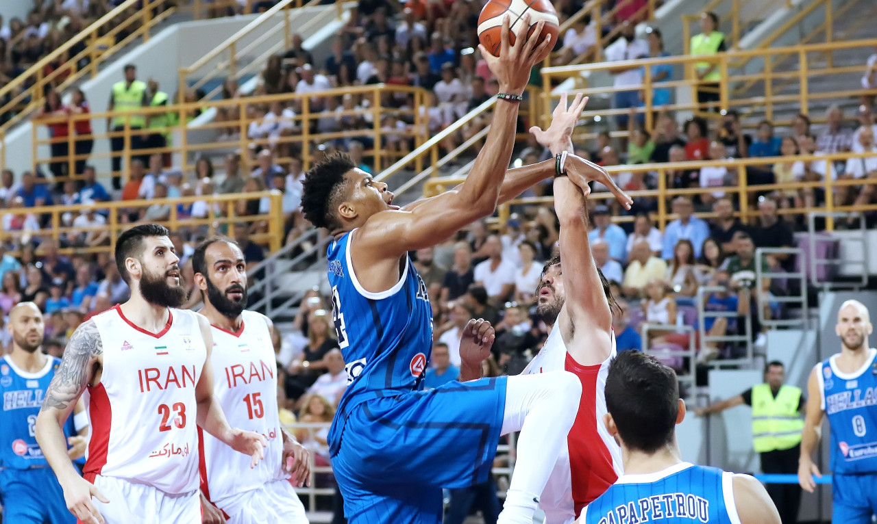 Ελλάδα-Ιράν 88-58: Με «διπλό» Γιάννη έκανε πάρτι και ετοιμάζεται για το Ακρόπολις (photos&videos)