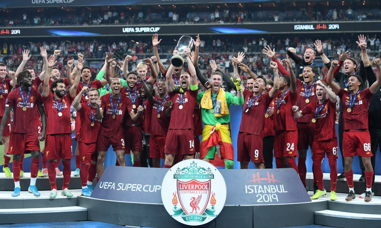 Super Cup: «Κόκκινο» γλέντι στην Πόλη (photos+video)