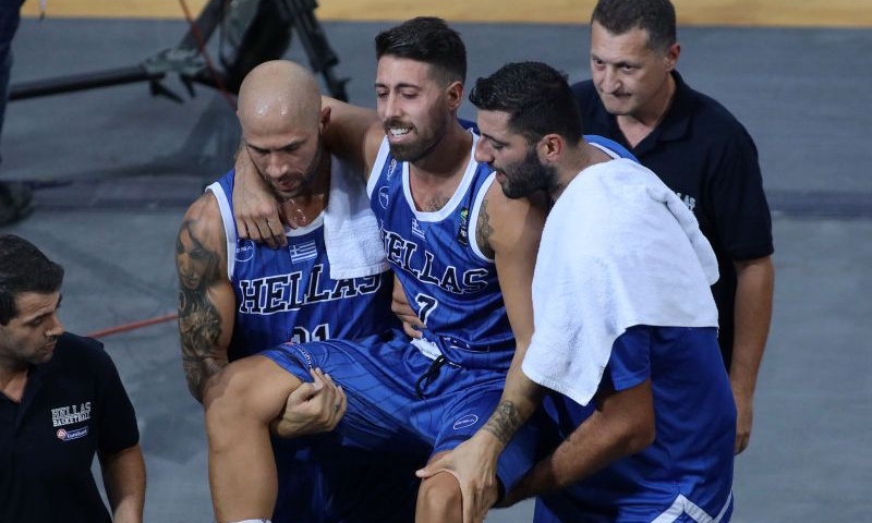 Συγκινητική κίνηση Αθηναίου, πήγε ΟΑΚΑ για την αναχώρηση της Εθνικής! (photos)