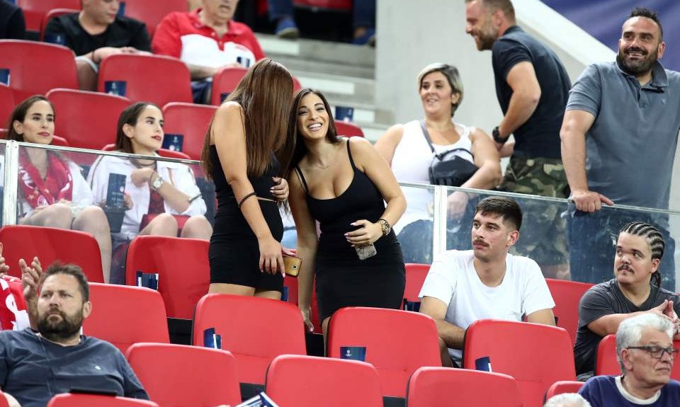 Ολυμπιακός-Κράσνονταρ: «Καυτές» παρουσίες στο «Γ. Καραϊσκάκης» (photos)