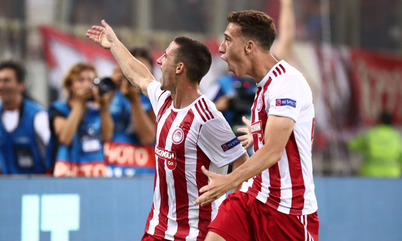 Αγκαλιά με το... σεντόνι: Έτσι διέλυσε την Κράσνονταρ ο Ολυμπιακός! (video)