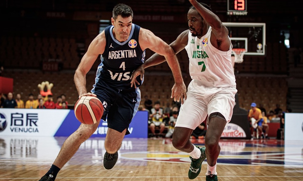 Μουντομπάσκετ 2019: Τα… όργια του 39χρονου Λουίς Σκόλα (videos+photos)