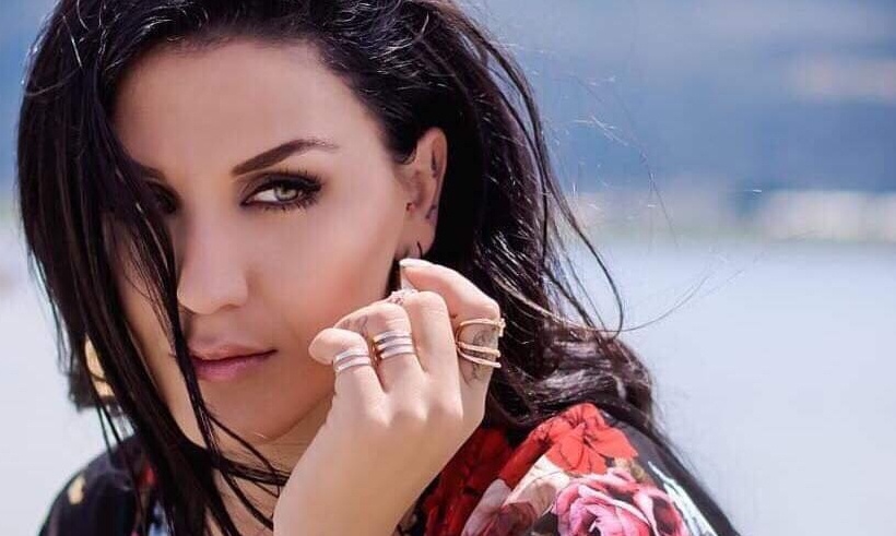 Ιουλία Καλλιμάνη : Δείτε που ξεκινάει εμφανίσεις