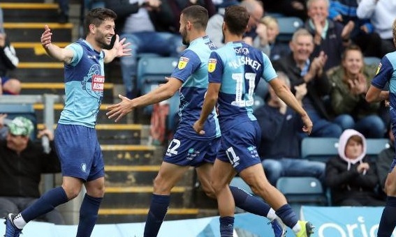 Μυθικό! Χατ τρικ με δύο απευθείας κόρνερ! (video)