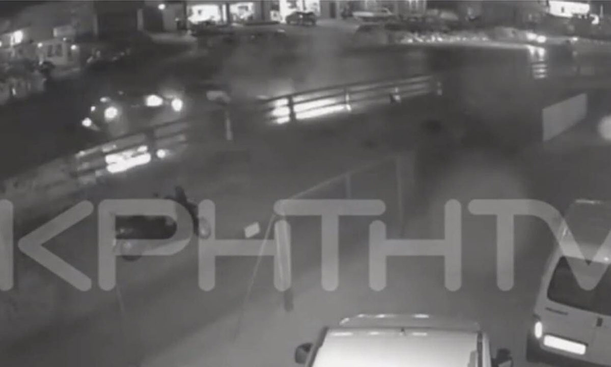 Καρέ - καρέ το θανατηφόρο τροχαίο στο Ηράκλειο - Σκληρές εικόνες (vid)