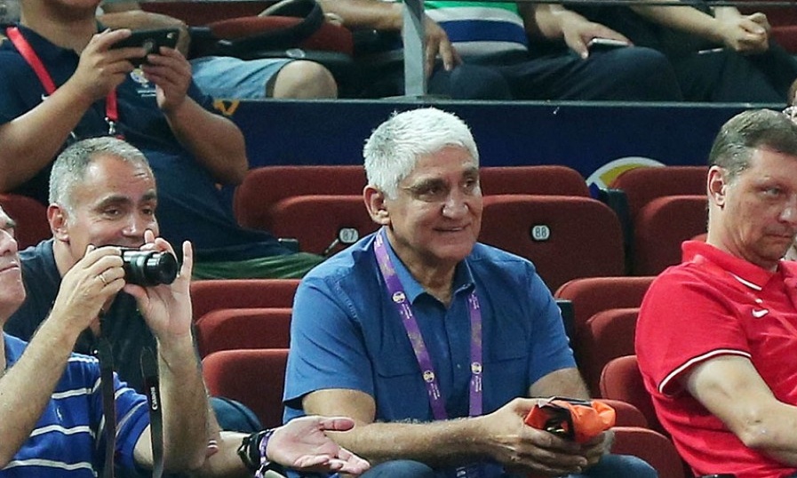 Γιαννάκης: «Ο Γιάννης δεν έκανε πέντε φάουλ, χαμηλότερου επιπέδου οι διαιτητές» (video)