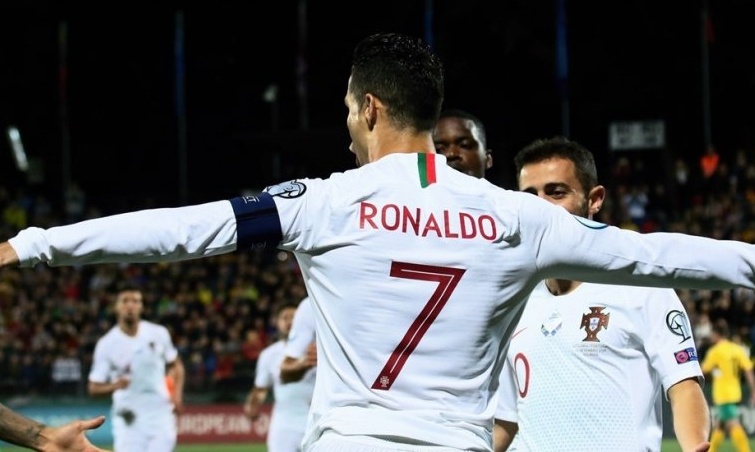 Ρονάλντο: «Σημαντικό να βοηθάω την Εθνική, όχι η Χρυσή Μπάλα» (photos)