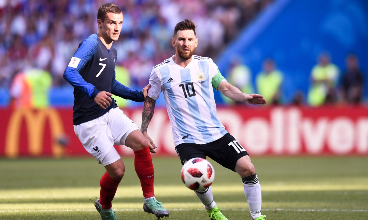 Παγκόσμιο Κύπελλο μπάσκετ 2019: Υποκλίθηκε στην Αργεντινή ο Μέσι (photo)