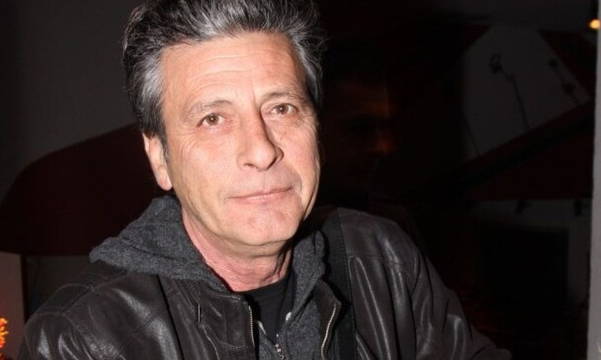 Κηδεία Σπυριδάκη: Όλοι οι επώνυμοι φίλοι του στο τελευταίο αντίο-Η επιθυμία της οικογένειας (Photos)