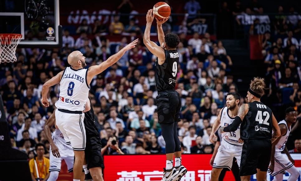 Κοντά στη Νταρουσάφακα ο Ουέμπστερ (photos+video)