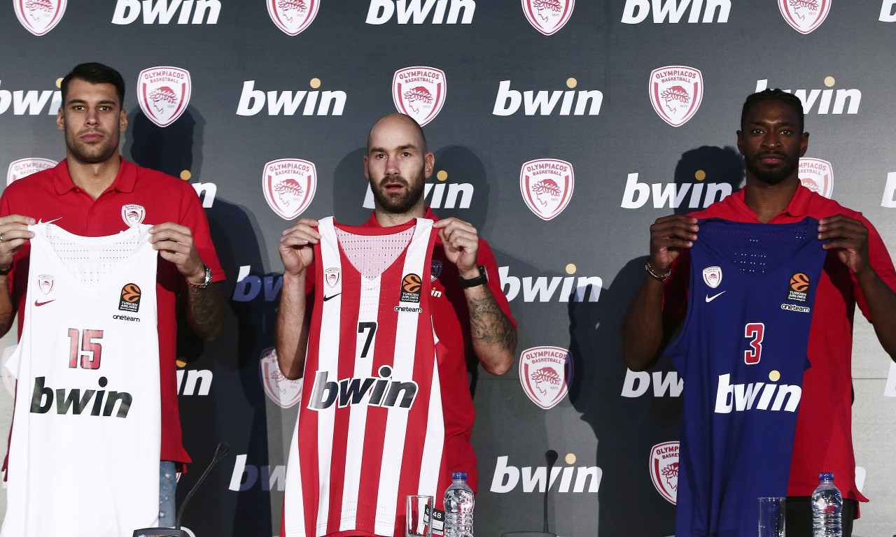 Οι νέες φανέλες του Ολυμπιακού