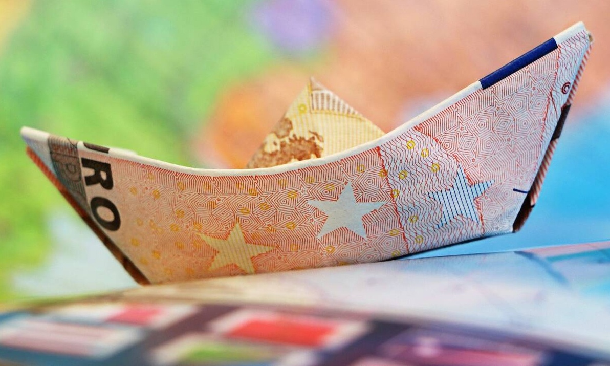 Αυξήσεις σε μισθούς και συντάξεις: Δείτε ποιοι θα πάρουν χρήματα τους επόμενους μήνες