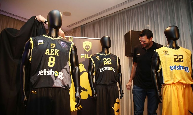 Η εντυπωσιακή νέα φανέλα της ΑΕΚ και το μήνυμα του Αγγελόπουλου (photos)