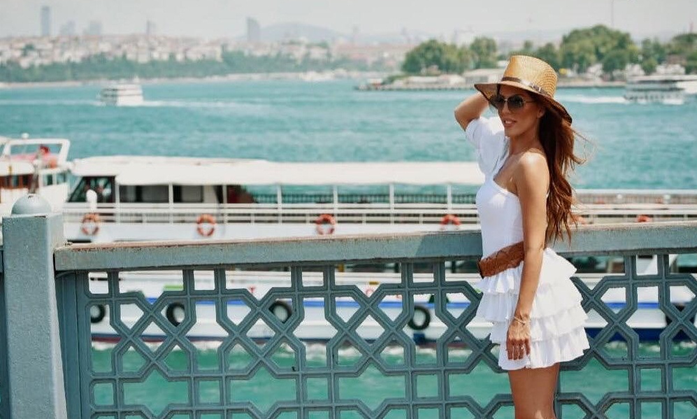 Evita: Με video clip που γυρίστηκε στην Κωνσταντινούπολη κυκλοφόρησε το νέο της τραγούδι