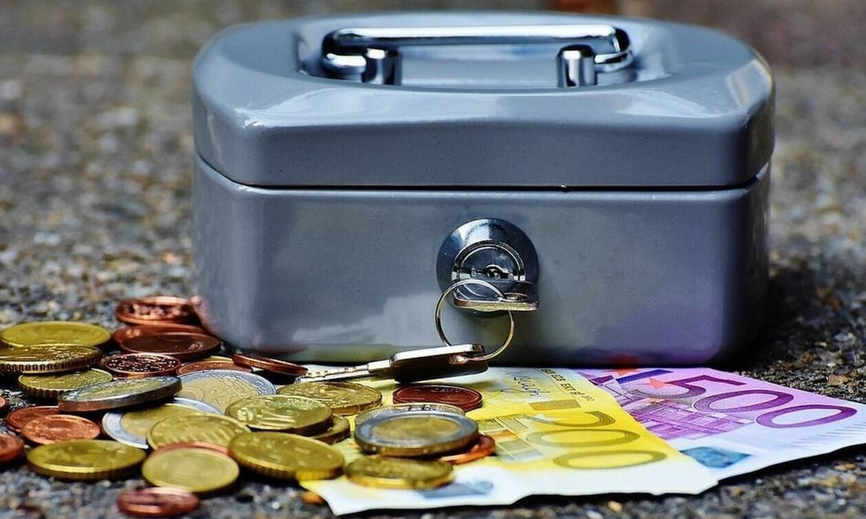 Φορολογία: Οι μειώσεις για μισθωτούς, συνταξιούχους, ελεύθερους επαγγελματίες και επιχειρήσεις
