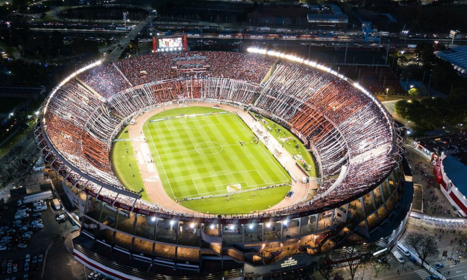 Ρίβερ-Μπόκα: Το Μονουμεντάλ στις φλόγες (video)