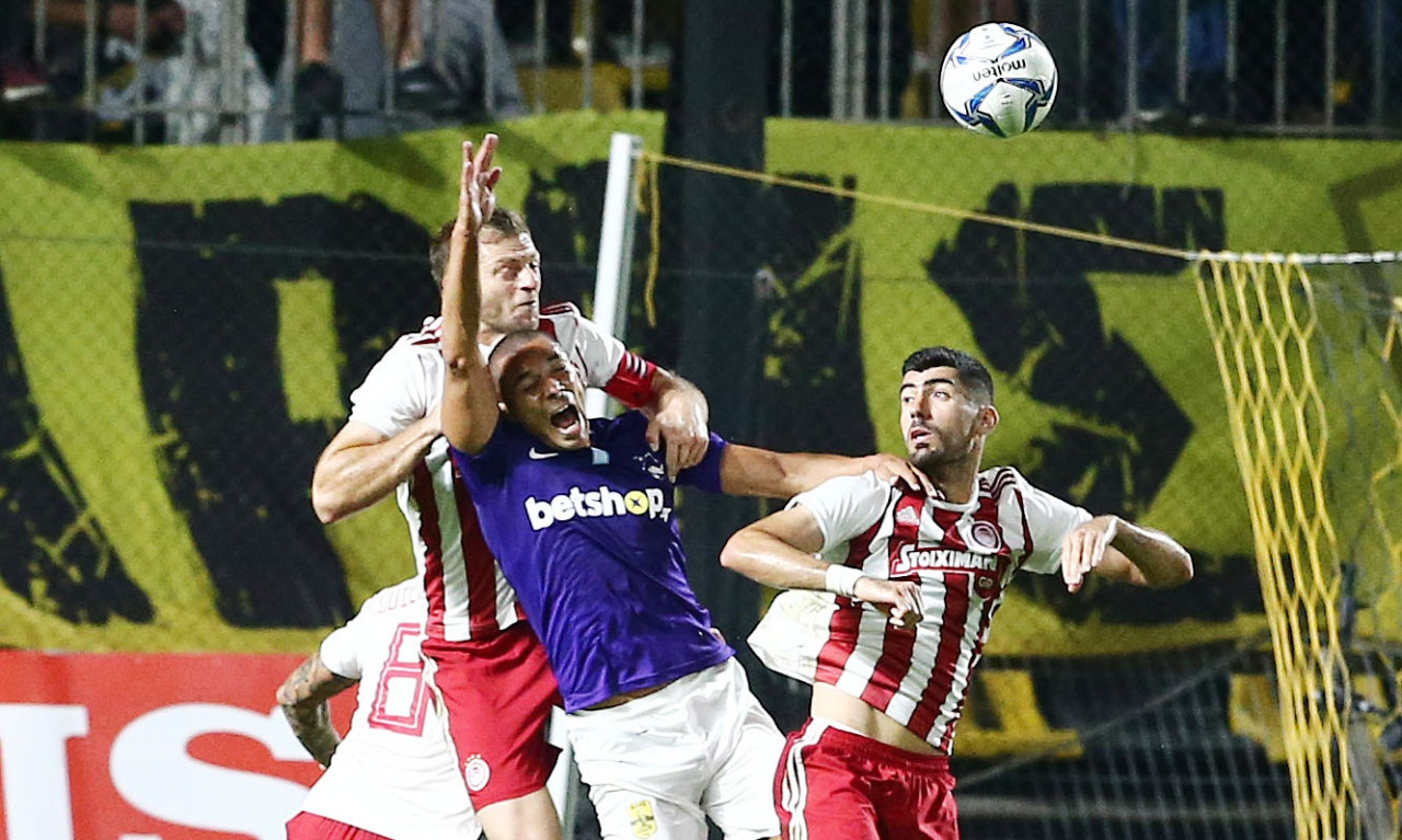 Άρης-Ολυμπιακός: Το πέναλτι στον Ντιγκινί που έβγαλε… μάτια (photos)