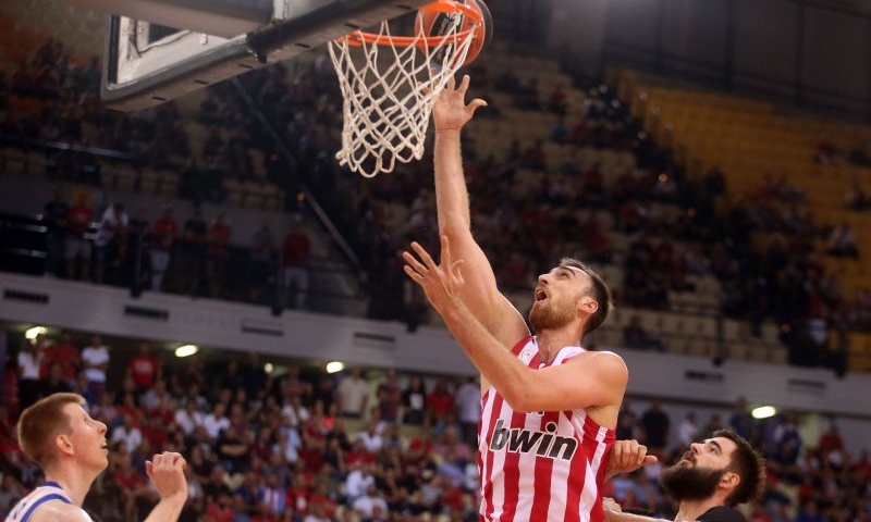 Μιλουτίνοφ: «Πέφτω σε κατάθλιψη όταν χάνουμε»