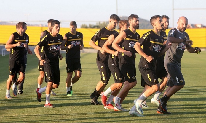 ΑΕΚ: Μπήκαν Κλωναρίδης, Γιακουμάκης