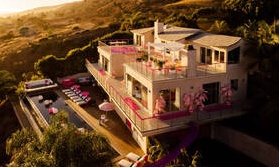 Θέλετε να ζήσετε σαν τη Barbie; Νοικιάστε το… αληθινό σπίτι της για 60 δολάρια!