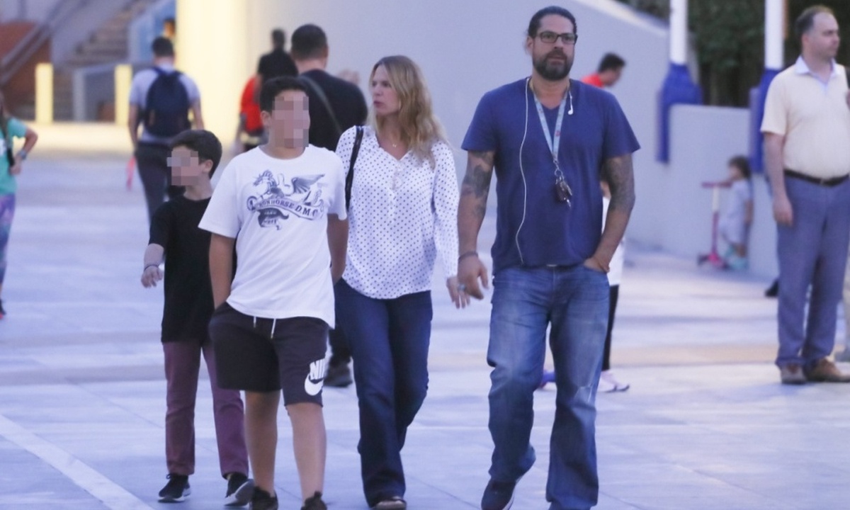Λορέντζο Καριέρε: Η απίστευτη αλλαγή στην εμφάνισή του και η σπάνια δημόσια έξοδος με τους γιους του