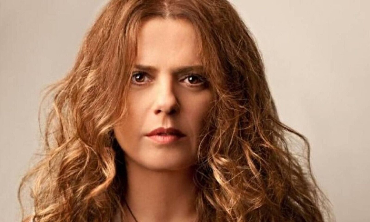 Αγωνία για την Ελένη Τσαλιγοπούλου: Στο νοσοκομείο η τραγουδίστρια (pics)