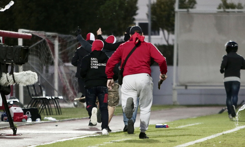 Συνελήφθη 31χρονος για τα επεισόδια στο Ρέντη – «Οπλοστάσιο» το σπίτι του! (photos)