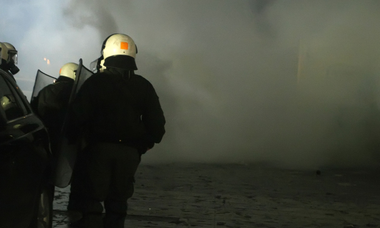 Σοκαριστικό βίντεο από τα επεισόδια οπαδών στα Πετράλωνα