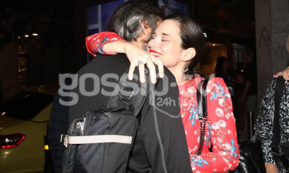 Τι και αν χώρισαν; Συναντήθηκαν και άρχισαν τις τρυφερές αγκαλιές (photos)