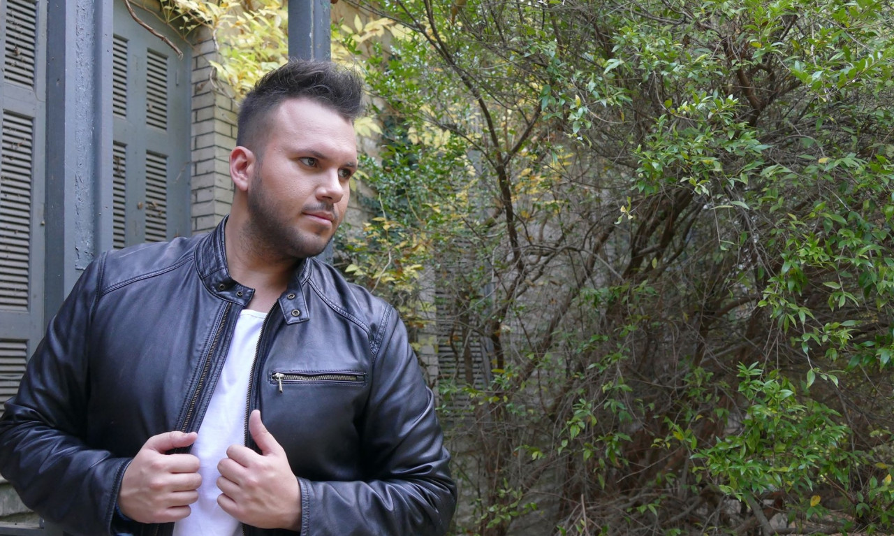 Ο Βασίλης Αραμπατζής παραδέχεται πως «Κινδυνεύει»