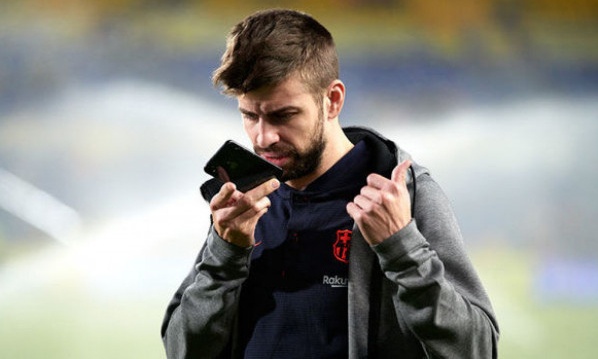 Απίστευτο κι όμως αληθινό! O Zεράρ Πικέ έδωσε τον αριθμό του κινητού του δημόσια (pics)