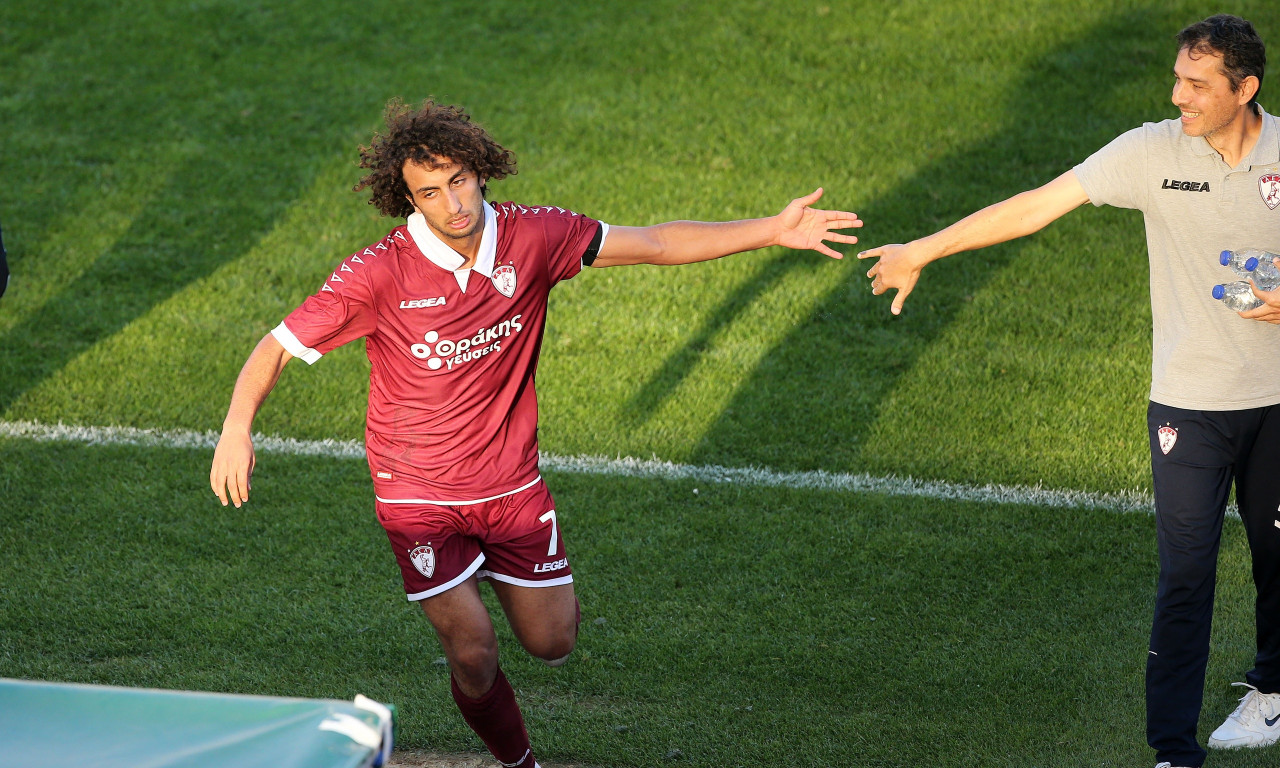 Σκάνδαλο στο ΟΑΚΑ: Η γροθιά του Ουάρντα που δεν πήρε «χαμπάρι» το VAR! (photos)