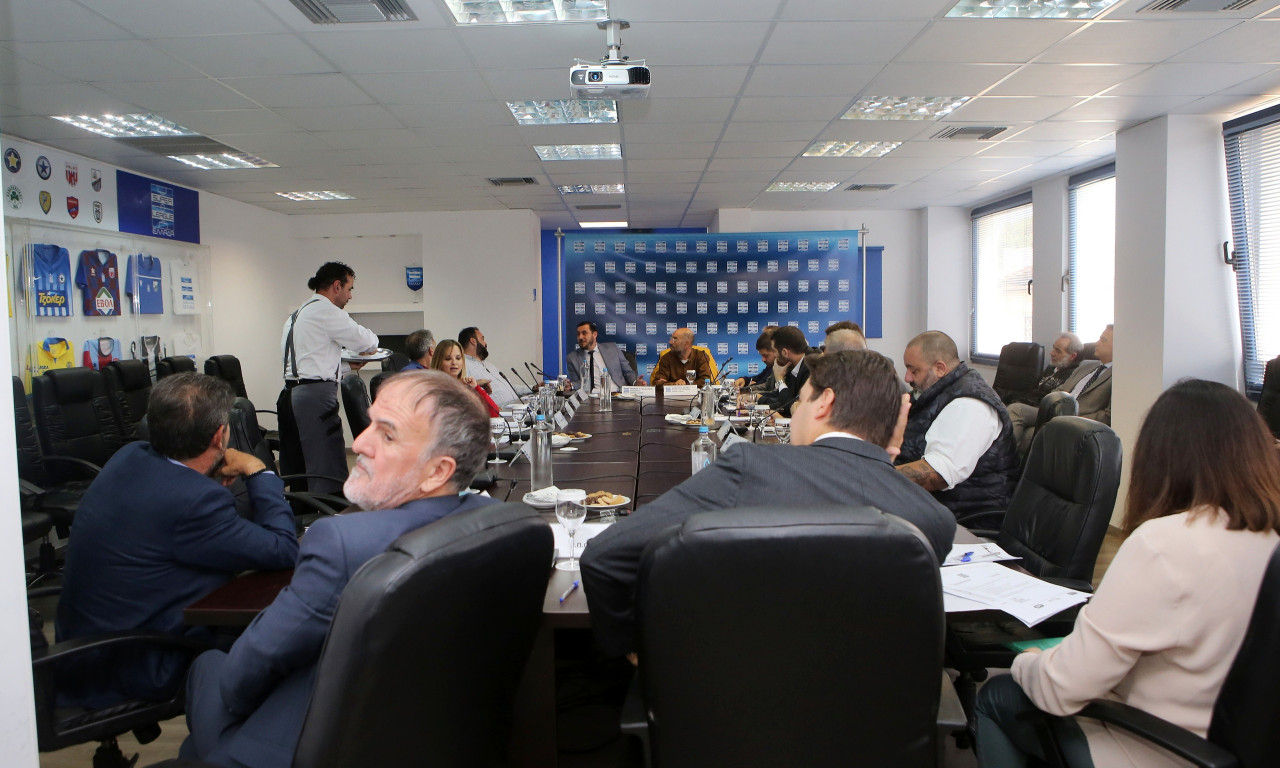 Super League 1: Παραμένουν ως έχουν οι ποινές για μη αδειοδότηση