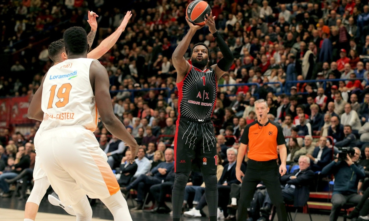 Αρμάνι Μιλάνο-Μπασκόνια 81-74: Νίκη και ιταλική πρωτιά (photos)