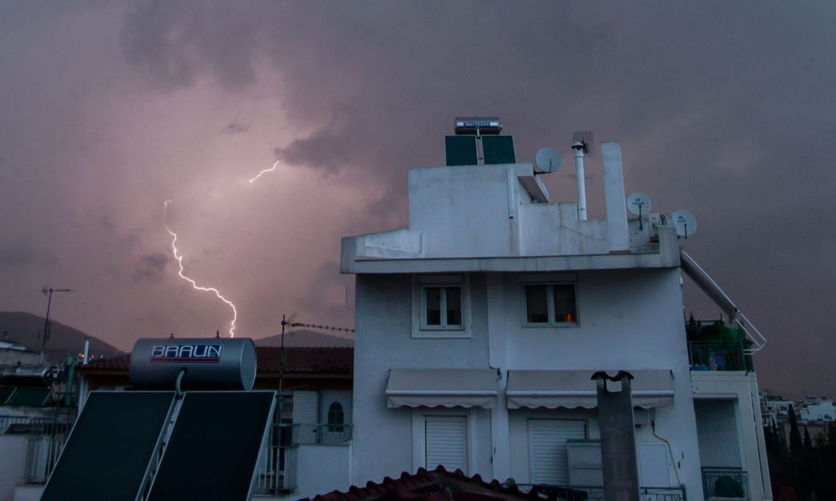Έκτακτο δελτίο επιδείνωσης καιρού: Έρχονται βροχές, καταιγίδες και χαλάζι - Πού θα «χτυπήσουν»
