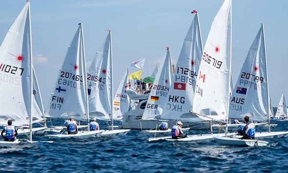 Παραίτηση Παπαναθασίου από ΕΙΟ, ανέλαβε η Νίκη Αναστασίου