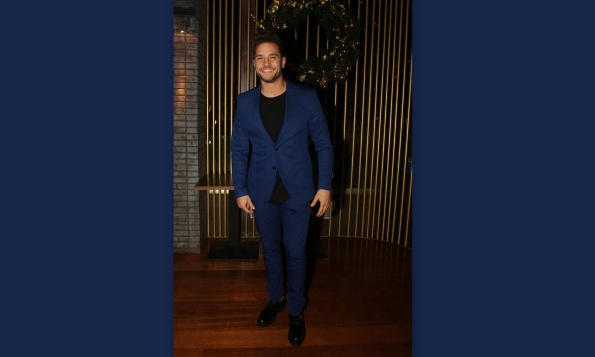 Ευθύμης Ζησάκης: Δεν φαντάζεστε πόσα κιλά έχει χάσει από το καλοκαίρι - Έχει μείνει μισός (Photos)