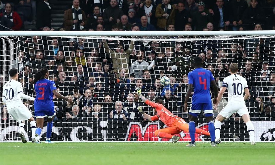 Τότεναμ-Ολυμπιακός: Η αγγλική αντίδραση και η γκάφα του Μεριά (photos&videos)