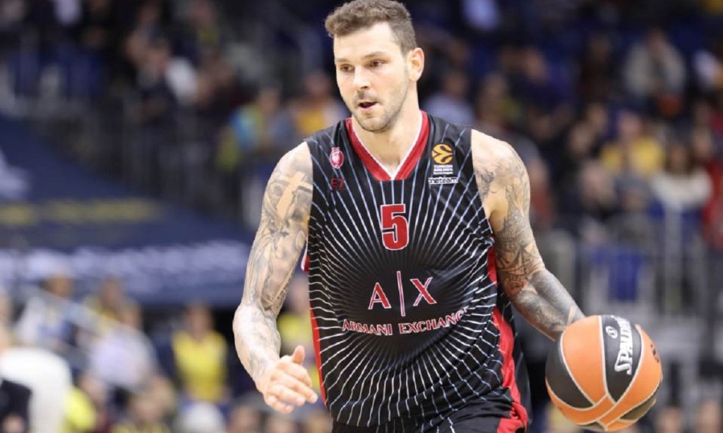 Αρμάνι Μιλάνο: Πλήγμα με Μίτσοφ!