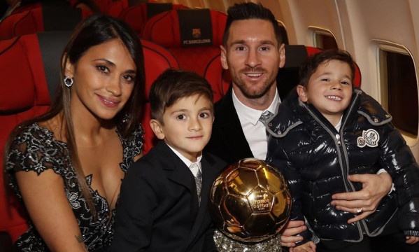 Συγκινεί η σύζυγος του Μέσι - Το μήνυμα της μετά την κατάκτηση της έκτης «Χρύσης Μπάλας»