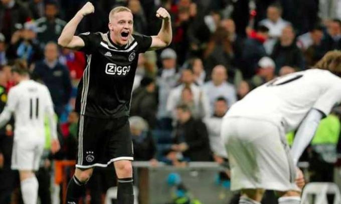 Ρεάλ Μαδρίτης: Πάντα στο στόχαστρο ο Φαν Ντε Μπεκ