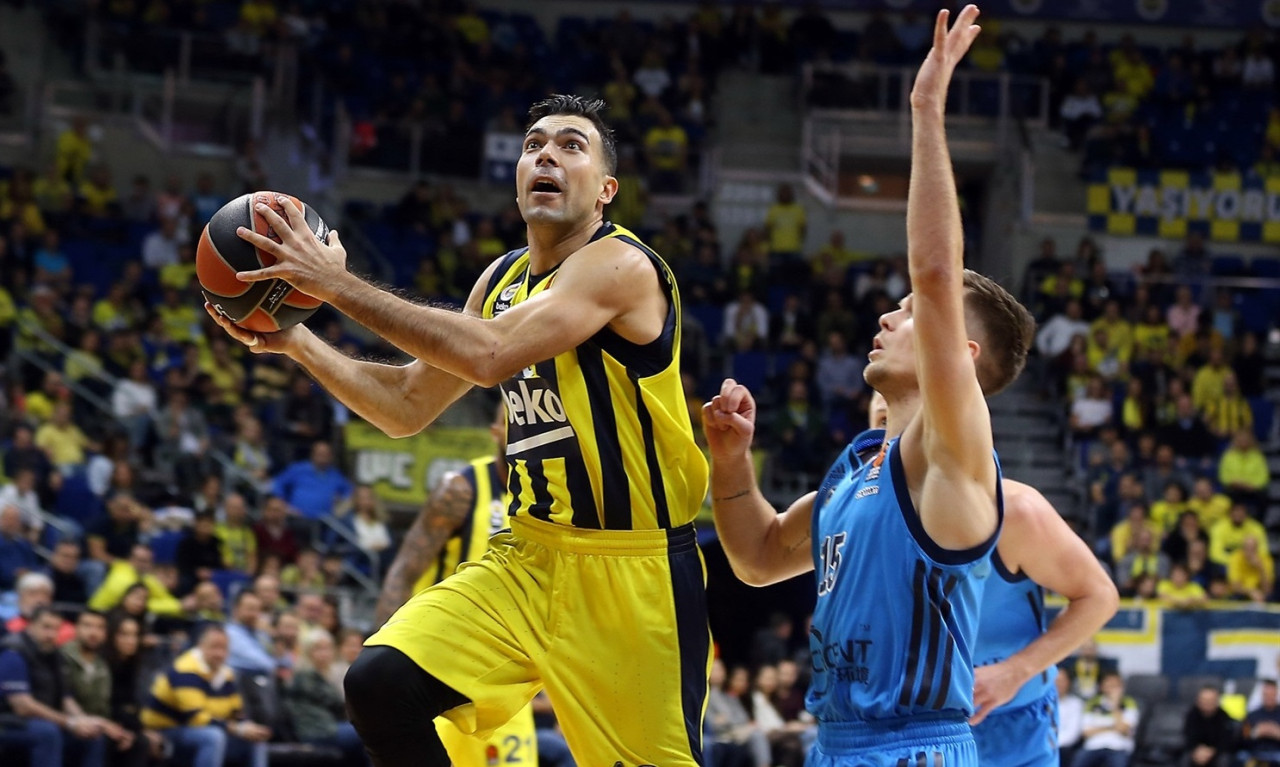 Φενέρμπαχτσε-Άλμπα Βερολίνου 107-102: Γλίτωσε το κάζο με Σλούκα