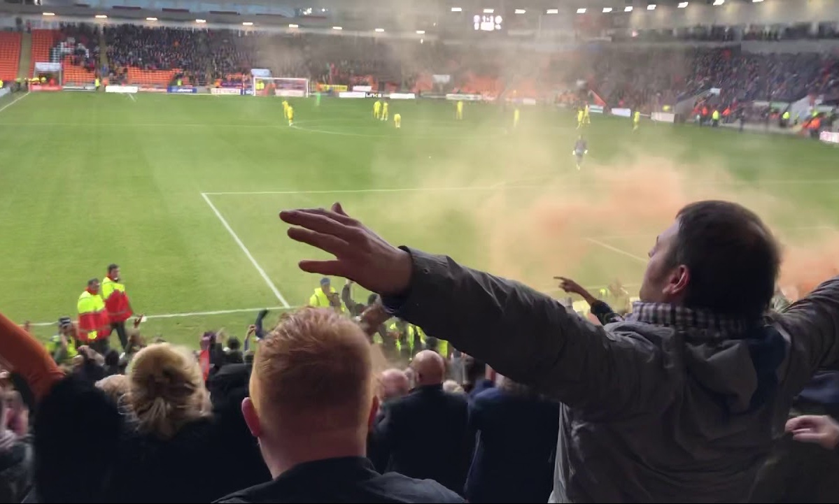 Αγγλία: Απίστευτα επεισόδια σε αγώνα για τη League 1 (video)